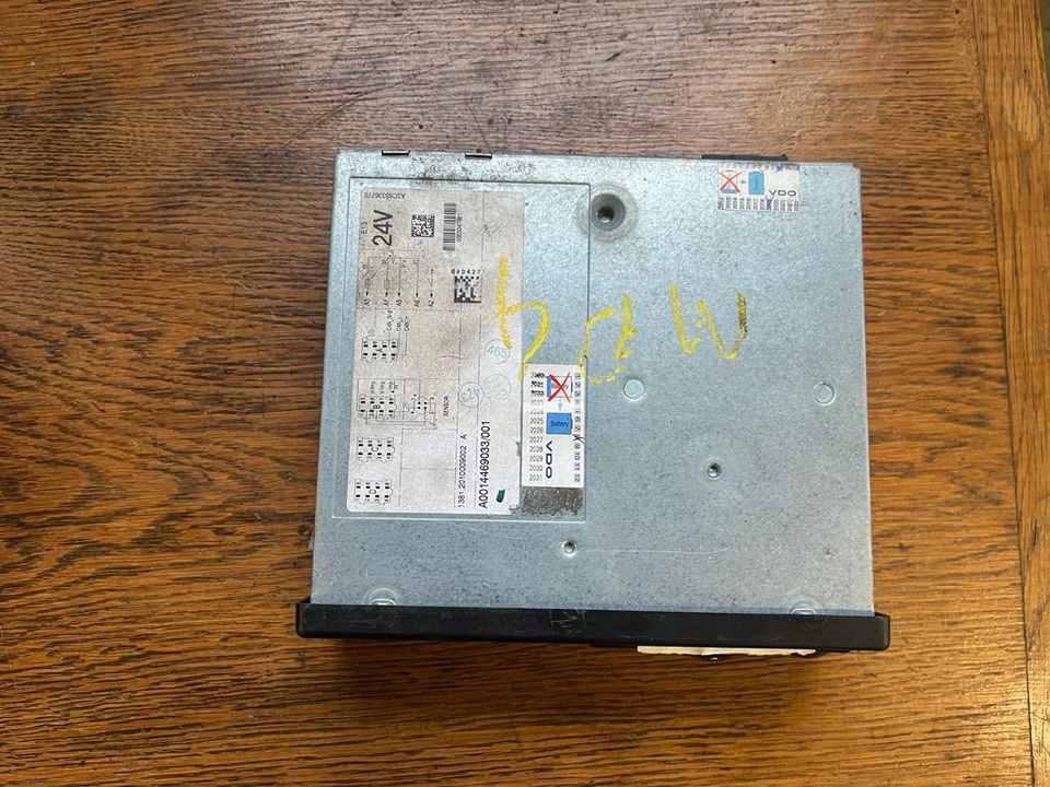 Mercedes-Benz Actros MP4 VDO Tachograph A0014469033 - جهاز تسجيل السرعة - شاحنة: صورة 4 Mercedes-Benz Actros MP4 VDO Tachograph A0014469033 - جهاز تسجيل السرعة - شاحنة: صورة 4