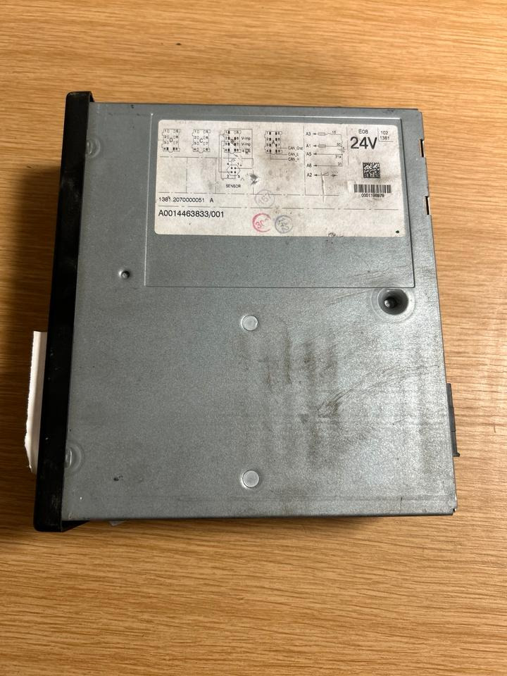 Mercedes-Benz Tachograph A0014463833 - جهاز تسجيل السرعة - شاحنة: صورة 3 Mercedes-Benz Tachograph A0014463833 - جهاز تسجيل السرعة - شاحنة: صورة 3