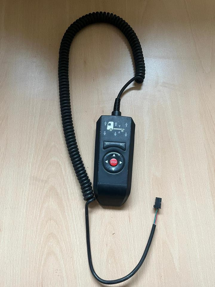 Mercedes MP4 Bediengerät Fernbedienung Luftfederung A0028208297 - نظام التعليق الهوائي - شاحنة: صورة 1 Mercedes MP4 Bediengerät Fernbedienung Luftfederung A0028208297 - نظام التعليق الهوائي - شاحنة: صورة 1