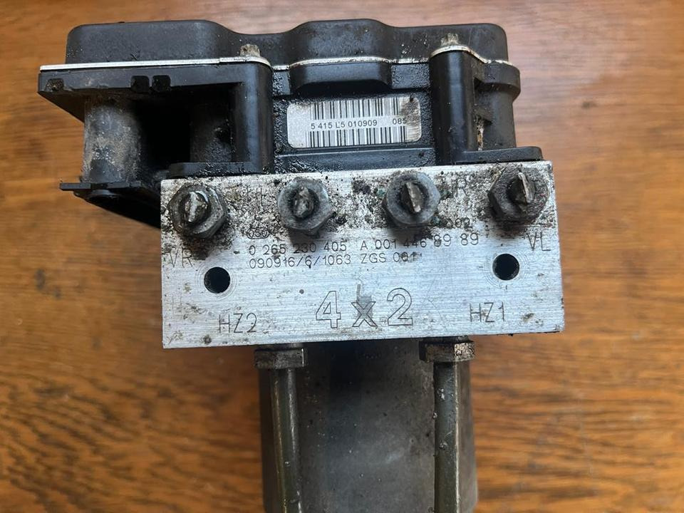 Mercedes Vito Hydraulikblock ABS Pumpe A0014468989 - أجهزة هيدروليكية - شاحنة: صورة 2 Mercedes Vito Hydraulikblock ABS Pumpe A0014468989 - أجهزة هيدروليكية - شاحنة: صورة 2