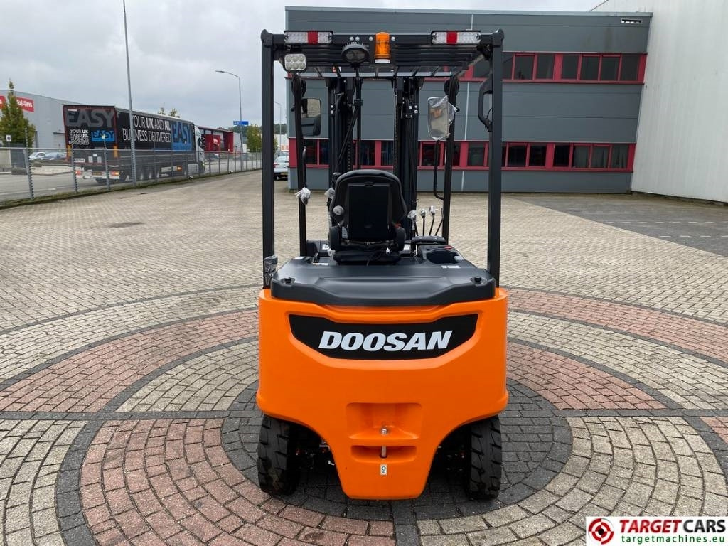 Doosan B35X-7 Plus Electric Forklift 3.5T Triplex-482cm  - رافعة شوكية كهربائية: صورة 5 Doosan B35X-7 Plus Electric Forklift 3.5T Triplex-482cm  - رافعة شوكية كهربائية: صورة 5