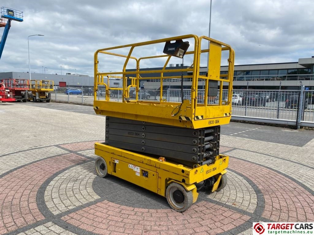 GMG 3346-ED Electric Scissor Work LIft 1200cm - مرفاع مقصي: صورة 2 GMG 3346-ED Electric Scissor Work LIft 1200cm - مرفاع مقصي: صورة 2