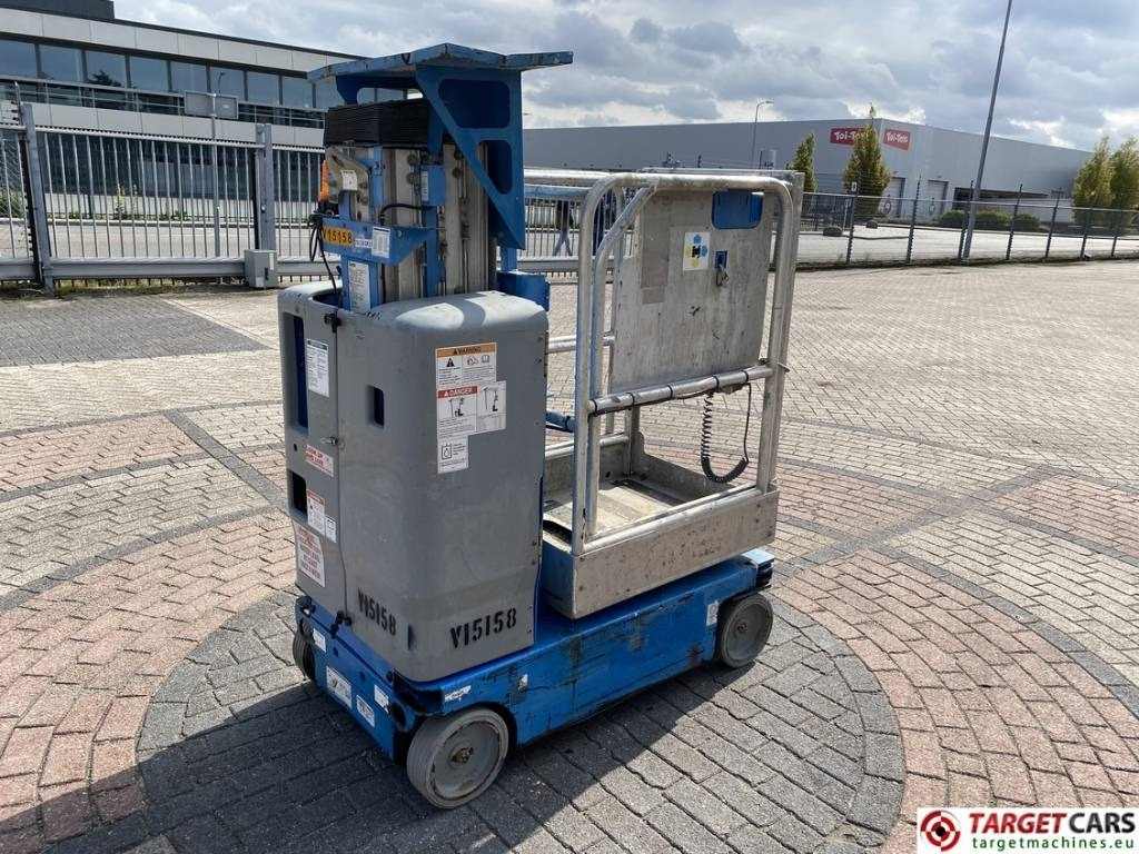Genie GR-15 Runabout Electric Vertical Mast Lift 652cm - مرفاع بصاري عمودي: صورة 3 Genie GR-15 Runabout Electric Vertical Mast Lift 652cm - مرفاع بصاري عمودي: صورة 3