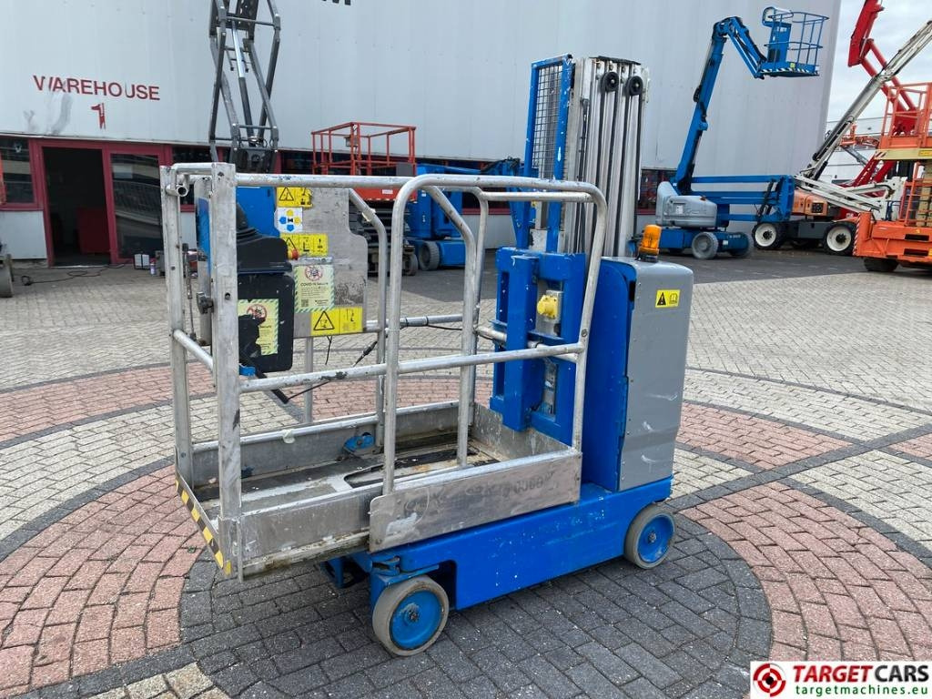 Genie GR-20 RunAbout Electric Vertical Mast Lift 802cm - مرفاع بصاري عمودي: صورة 1 Genie GR-20 RunAbout Electric Vertical Mast Lift 802cm - مرفاع بصاري عمودي: صورة 1