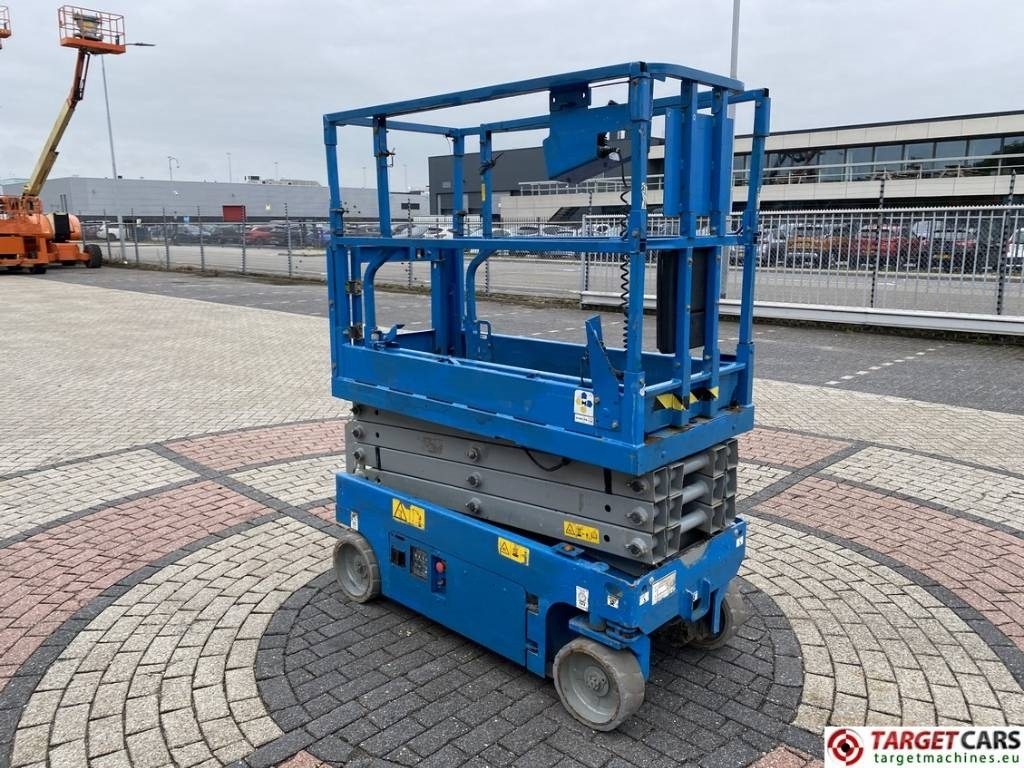 Genie GS-1932 Electric Scissor Work Lift 779cm - مرفاع مقصي: صورة 2 Genie GS-1932 Electric Scissor Work Lift 779cm - مرفاع مقصي: صورة 2