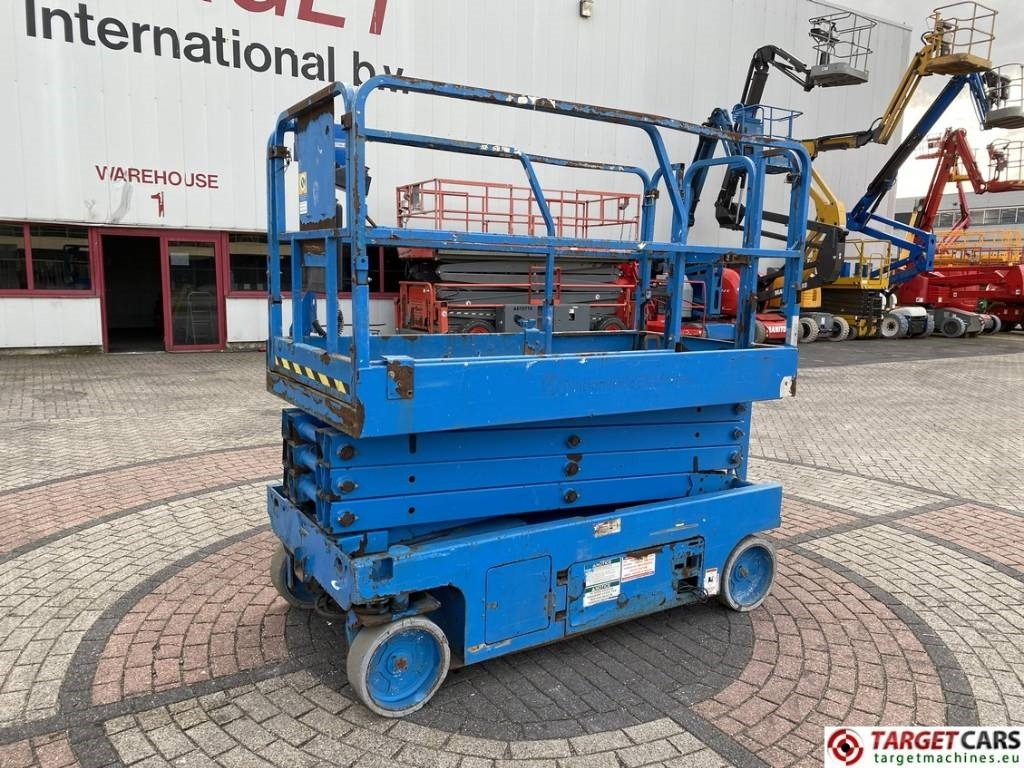 Genie GS-2646 Electric 2646 Scissor Work Lift 992cm - مرفاع مقصي: صورة 1 Genie GS-2646 Electric 2646 Scissor Work Lift 992cm - مرفاع مقصي: صورة 1