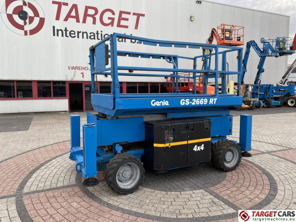 Genie GS-2669RT Diesel 4x4 Scissor Work Lift 1000cm - مرفاع مقصي: صورة 1 Genie GS-2669RT Diesel 4x4 Scissor Work Lift 1000cm - مرفاع مقصي: صورة 1