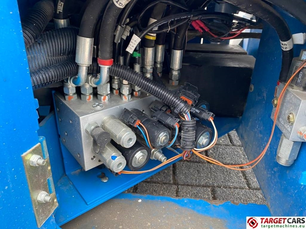 تأجير Genie GS-4047 Electric Scissor Work Lift 1389cm  Genie GS-4047 Electric Scissor Work Lift 1389cm: صورة 17