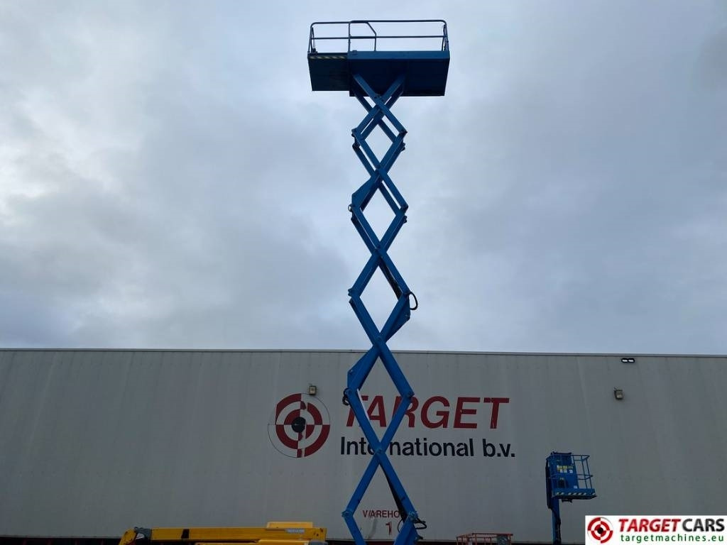 تأجير Genie GS-4047 Electric Scissor Work Lift 1389cm  Genie GS-4047 Electric Scissor Work Lift 1389cm: صورة 19