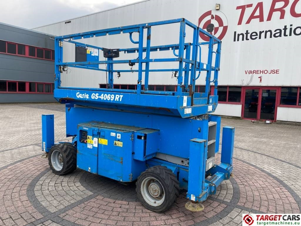 Genie GS-4069 RT LPG 4x4 Scissor Work Lift 1412cm - مرفاع مقصي: صورة 4 Genie GS-4069 RT LPG 4x4 Scissor Work Lift 1412cm - مرفاع مقصي: صورة 4