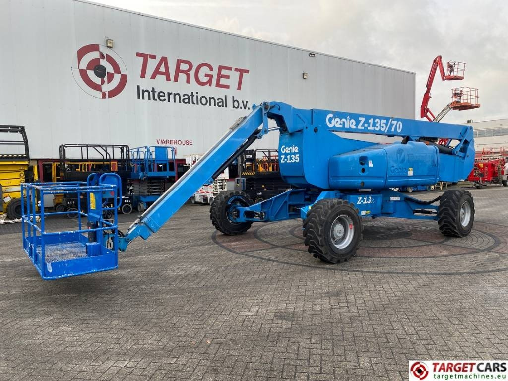 Genie Z-135/70 Articulated 4x4x4 Diesel Boom Lift 4315cm - آلات أخرى: صورة 1 Genie Z-135/70 Articulated 4x4x4 Diesel Boom Lift 4315cm - آلات أخرى: صورة 1
