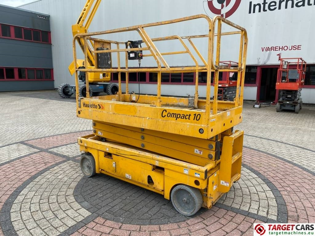 Haulotte Compact 10 Electric Scissor Work Lift 1015cm  - مرفاع مقصي: صورة 4 Haulotte Compact 10 Electric Scissor Work Lift 1015cm  - مرفاع مقصي: صورة 4