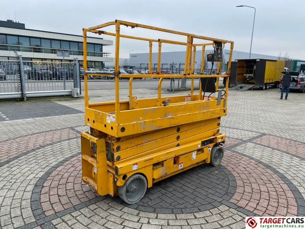 Haulotte Compact 10N Electric Scissor Work Lift 1000cm - مرفاع مقصي: صورة 3 Haulotte Compact 10N Electric Scissor Work Lift 1000cm - مرفاع مقصي: صورة 3