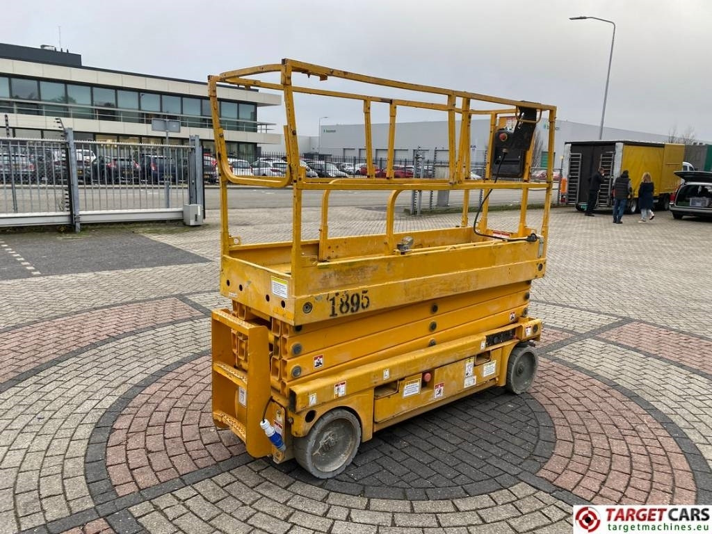 Haulotte Compact 10N Electric Scissor Work Lift 1000cm - مرفاع مقصي: صورة 3 Haulotte Compact 10N Electric Scissor Work Lift 1000cm - مرفاع مقصي: صورة 3
