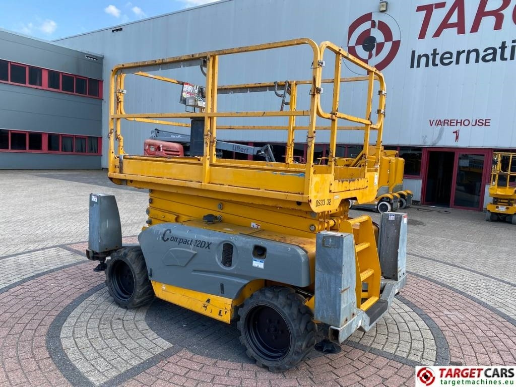 Haulotte Compact 12DX Diesel 4x4 Scissor Work Lift 1206cm - مرفاع مقصي: صورة 4 Haulotte Compact 12DX Diesel 4x4 Scissor Work Lift 1206cm - مرفاع مقصي: صورة 4