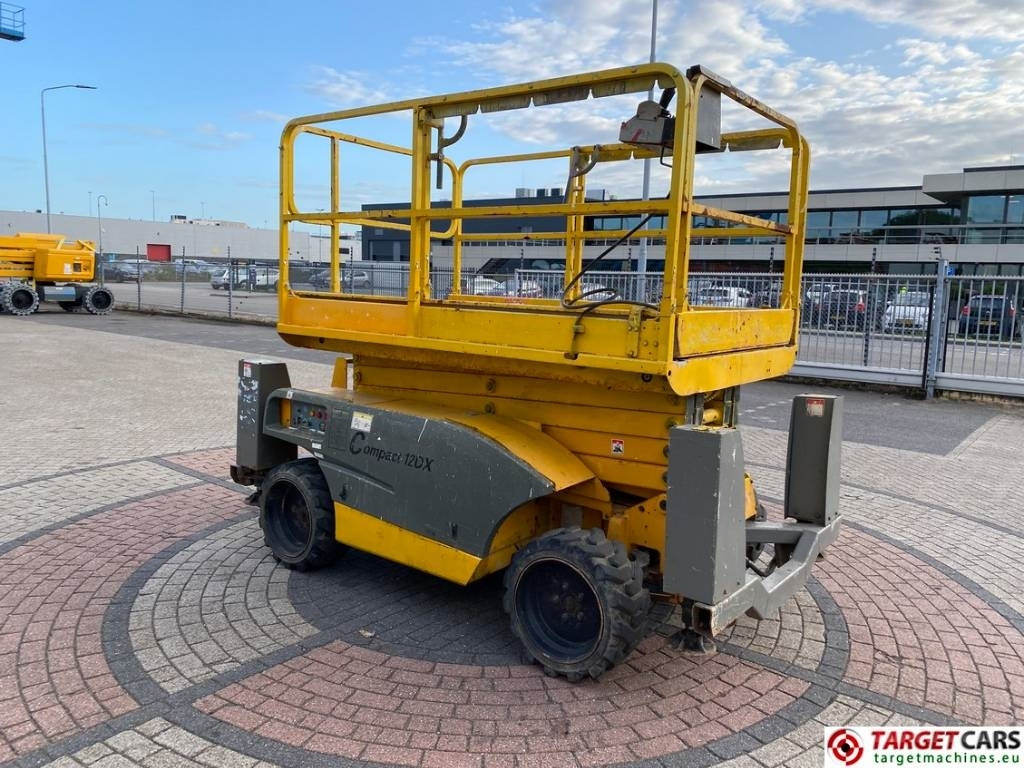 Haulotte Compact 12DX Diesel 4x4 Scissor Work Lift 1206cm - مرفاع مقصي: صورة 2 Haulotte Compact 12DX Diesel 4x4 Scissor Work Lift 1206cm - مرفاع مقصي: صورة 2