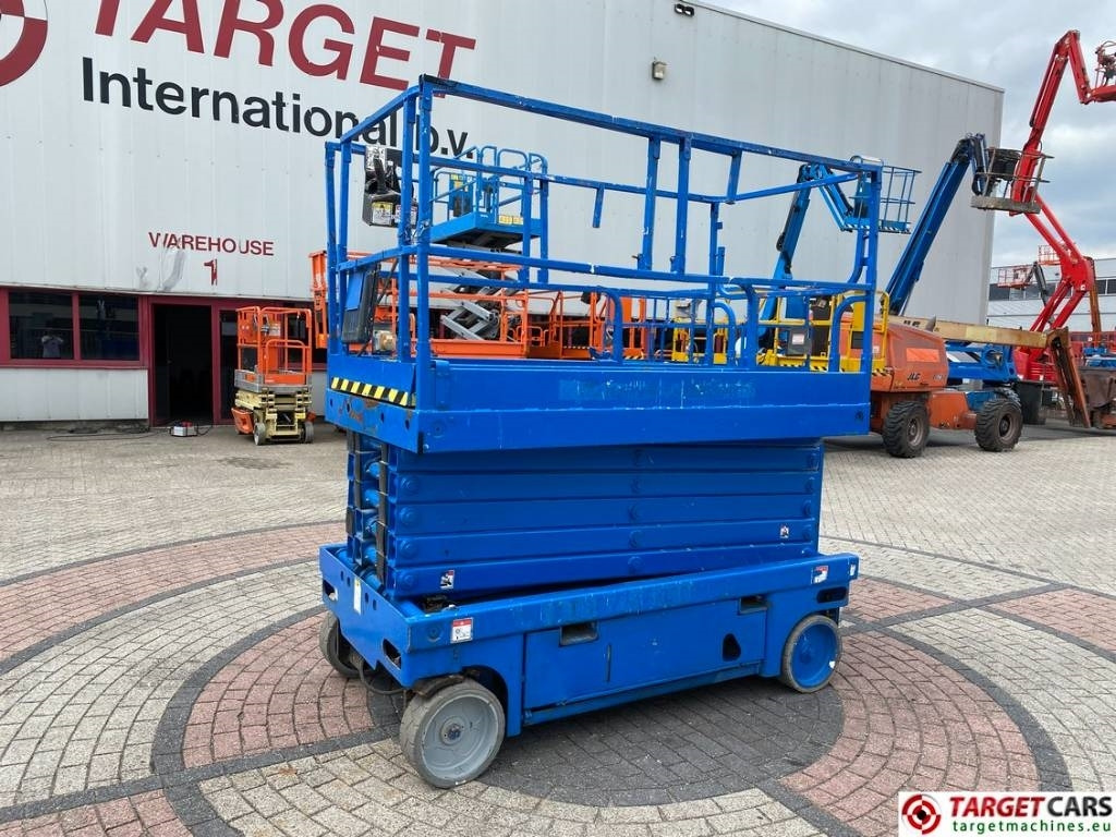 Haulotte Compact 14 Electric Scissor Work Lift 1385cm  - مرفاع مقصي: صورة 1 Haulotte Compact 14 Electric Scissor Work Lift 1385cm  - مرفاع مقصي: صورة 1