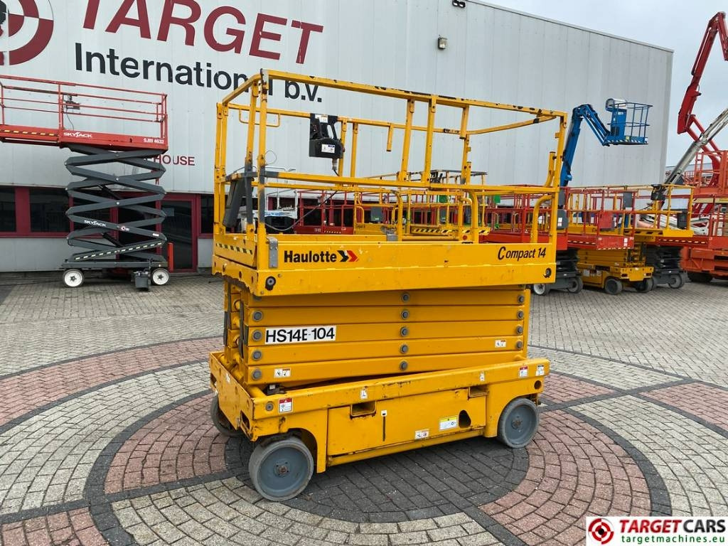 Haulotte Compact 14 Electric Scissor Work lift 1385cm - مرفاع مقصي: صورة 1 Haulotte Compact 14 Electric Scissor Work lift 1385cm - مرفاع مقصي: صورة 1
