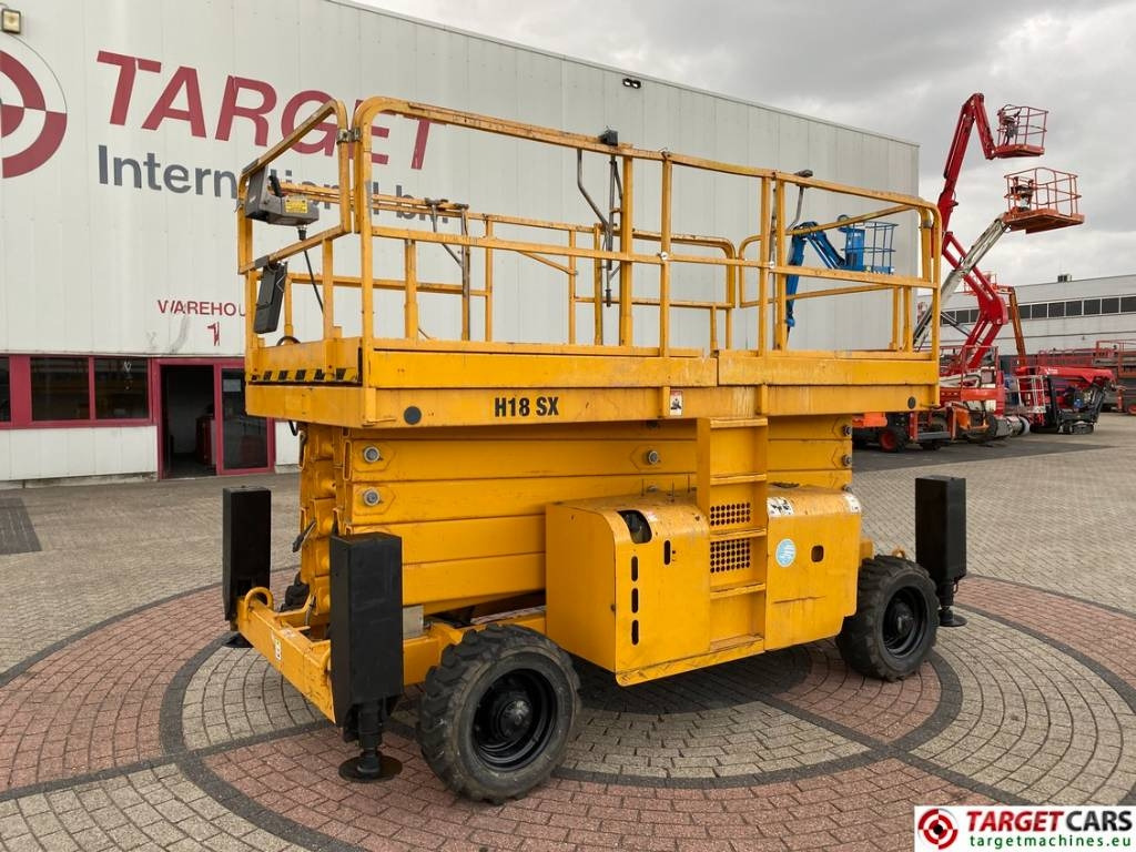 Haulotte H18SDX Diesel H18SX Scissor 4x4 Work Lift 1800cm - مرفاع مقصي: صورة 1 Haulotte H18SDX Diesel H18SX Scissor 4x4 Work Lift 1800cm - مرفاع مقصي: صورة 1