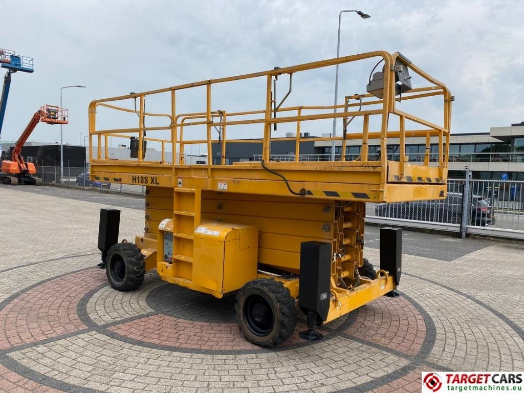 Haulotte H18SXL Diesel 4x4 Scissor Work Lift 1800cm - مرفاع مقصي: صورة 2 Haulotte H18SXL Diesel 4x4 Scissor Work Lift 1800cm - مرفاع مقصي: صورة 2