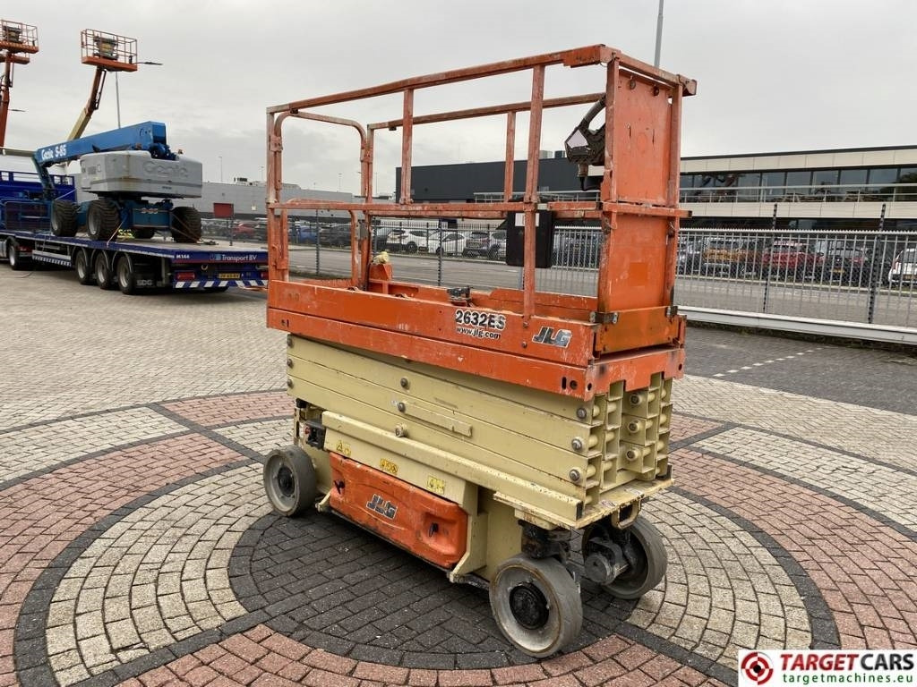 JLG 2632ES Electric Scissor Work Lift 977cm - مرفاع مقصي: صورة 2 JLG 2632ES Electric Scissor Work Lift 977cm - مرفاع مقصي: صورة 2