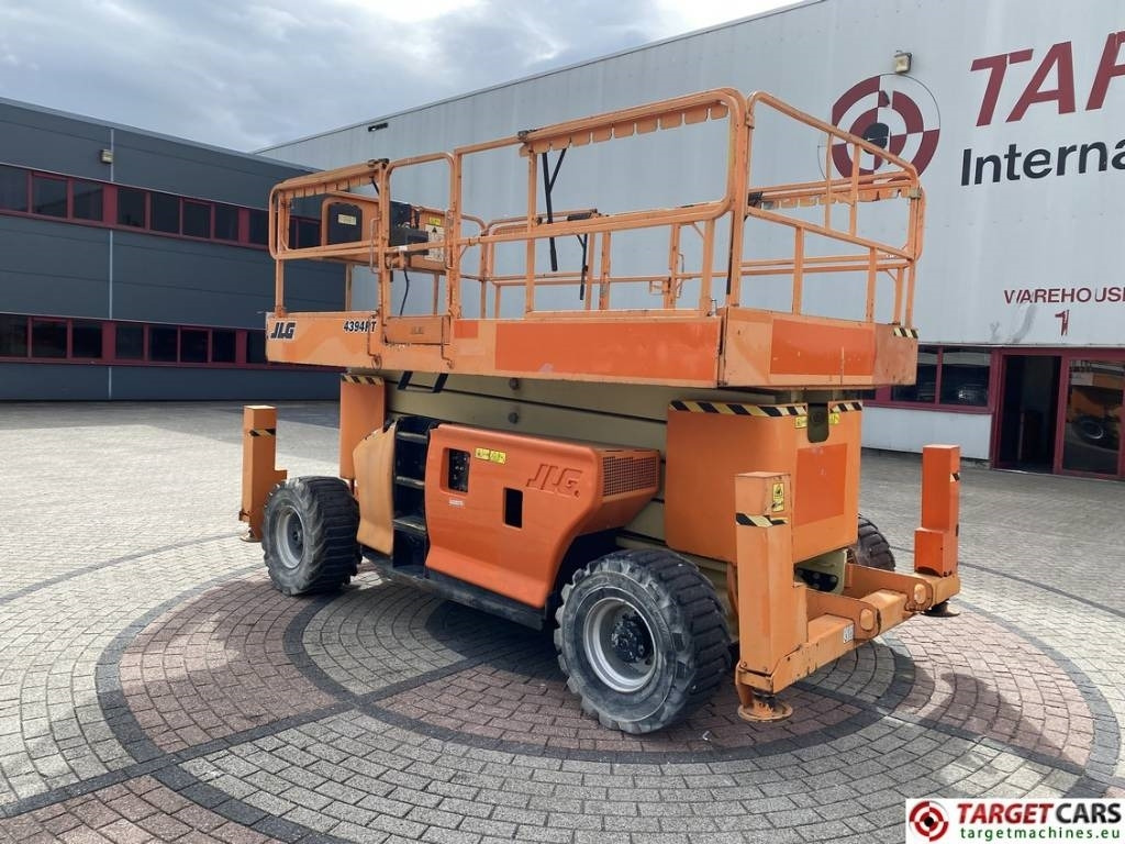 JLG 4394RT Diesel 4x4 Scissor Work Lift 1511cm - مرفاع مقصي: صورة 4 JLG 4394RT Diesel 4x4 Scissor Work Lift 1511cm - مرفاع مقصي: صورة 4