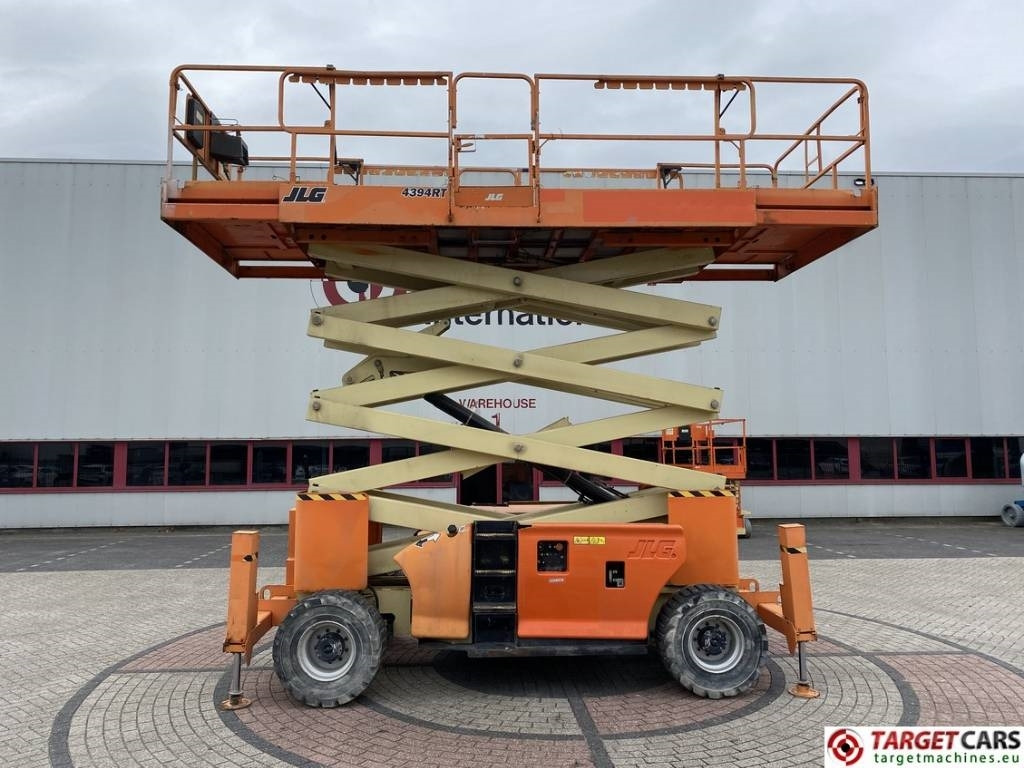 JLG 4394RT Diesel 4x4 Scissor Work Lift 1511cm - مرفاع مقصي: صورة 5 JLG 4394RT Diesel 4x4 Scissor Work Lift 1511cm - مرفاع مقصي: صورة 5