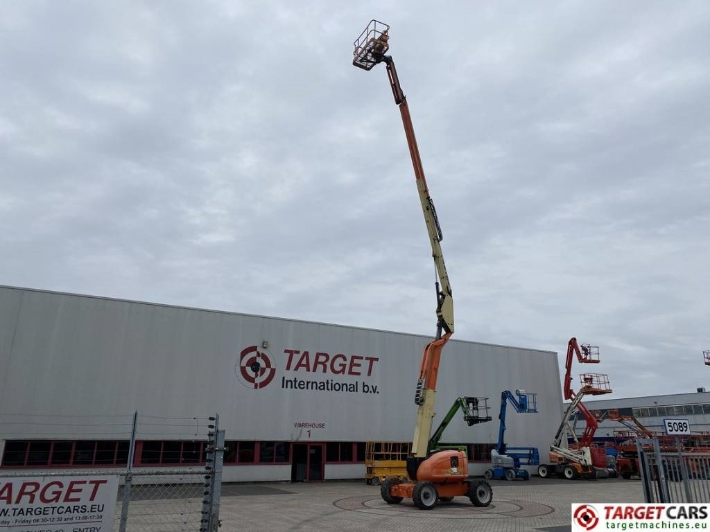 JLG 600AJ Articulated 4x4 Diesel Boom Work Lift 2047cm  - مرفاع مفصلي: صورة 5 JLG 600AJ Articulated 4x4 Diesel Boom Work Lift 2047cm  - مرفاع مفصلي: صورة 5
