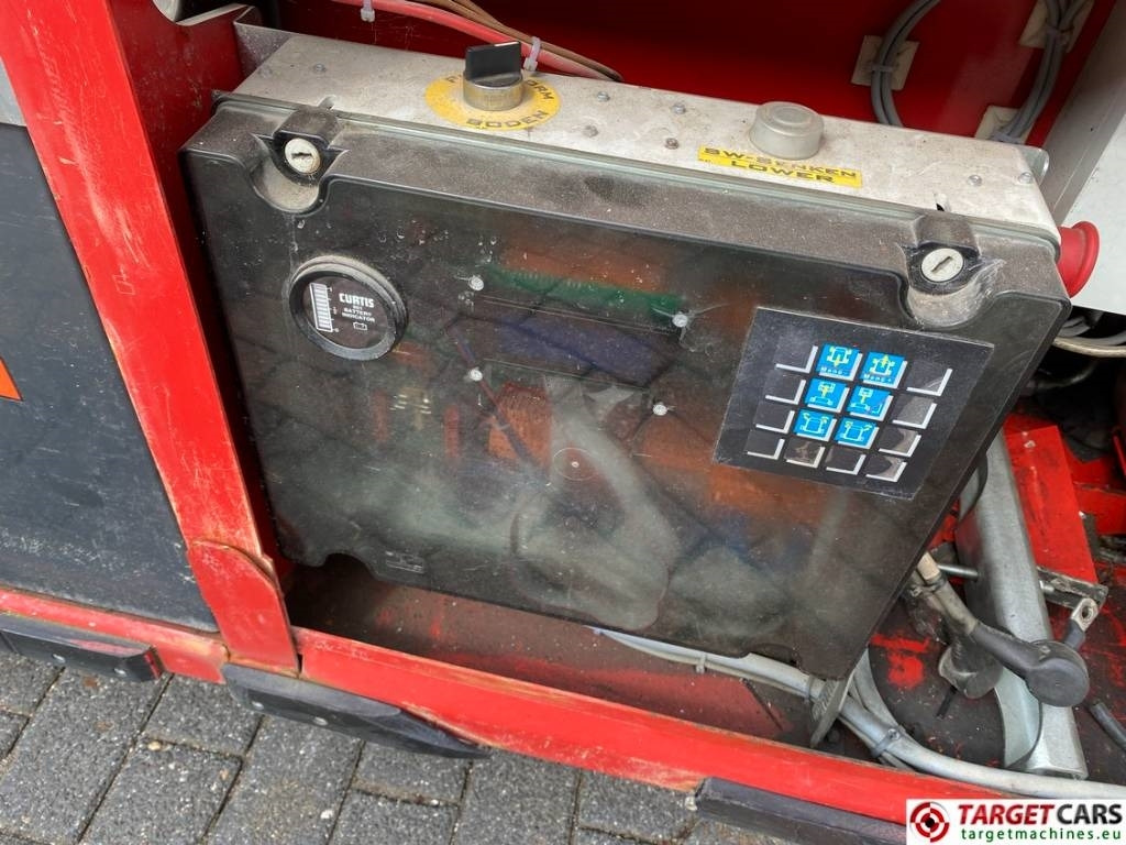 مرفاع مقصي PB Lifttechnik S225-12E Electric Scissor Work Lift 2250cm DEFECT: صورة 13 مرفاع مقصي PB Lifttechnik S225-12E Electric Scissor Work Lift 2250cm DEFECT: صورة 13