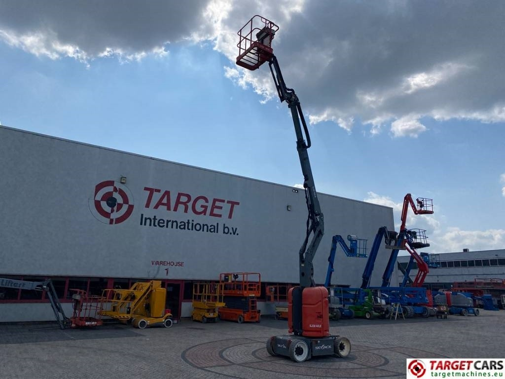 SkyJack SJ30 ARJE Articulated Electric Boom Work Lift 11M - مرفاع مفصلي: صورة 5 SkyJack SJ30 ARJE Articulated Electric Boom Work Lift 11M - مرفاع مفصلي: صورة 5