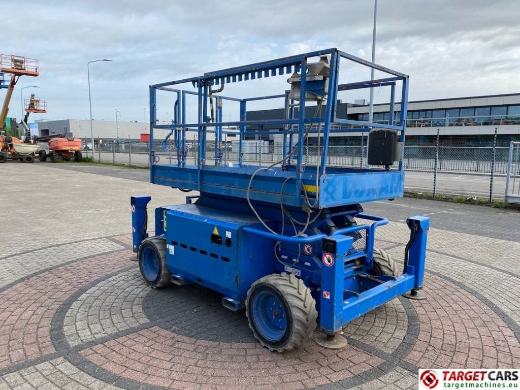 SkyJack SJ6832 RTE HyBrid 4x4 Scissor Work Lift 1175cm - مرفاع مقصي: صورة 2 SkyJack SJ6832 RTE HyBrid 4x4 Scissor Work Lift 1175cm - مرفاع مقصي: صورة 2