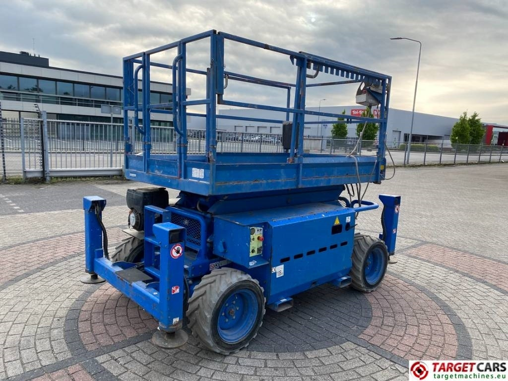 SkyJack SJ6832 RTE HyBrid 4x4 Scissor Work Lift 1175cm - مرفاع مقصي: صورة 3 SkyJack SJ6832 RTE HyBrid 4x4 Scissor Work Lift 1175cm - مرفاع مقصي: صورة 3