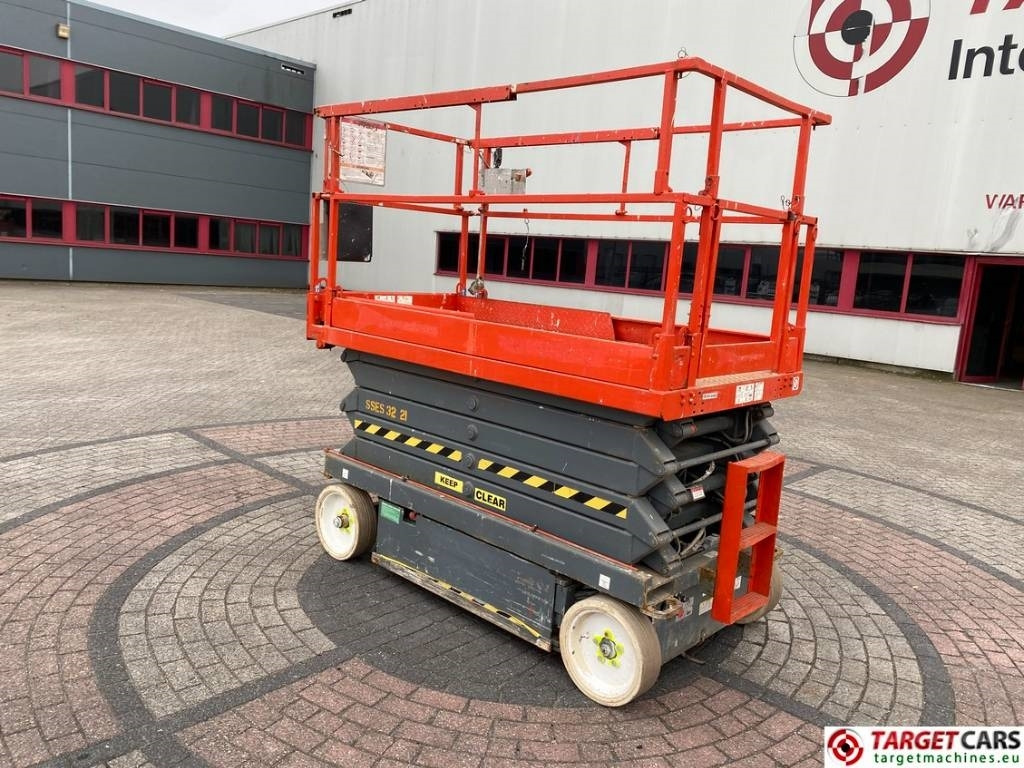 SkyJack SJIII-4632 Electric 4632 Scissor Work Lift 1170cm - مرفاع مقصي: صورة 4 SkyJack SJIII-4632 Electric 4632 Scissor Work Lift 1170cm - مرفاع مقصي: صورة 4