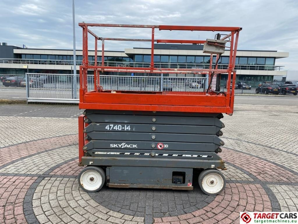 مرفاع مقصي SkyJack SJIII-4740 Electric Scissor Work Lift 1380cm: صورة 29