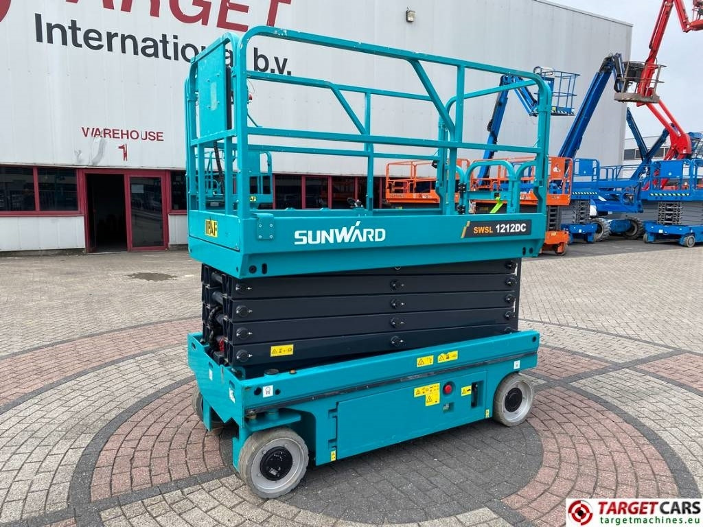 Sunward SWSL1212DC Electric Scissor Work Lift 1200cm - مرفاع مقصي: صورة 1 Sunward SWSL1212DC Electric Scissor Work Lift 1200cm - مرفاع مقصي: صورة 1