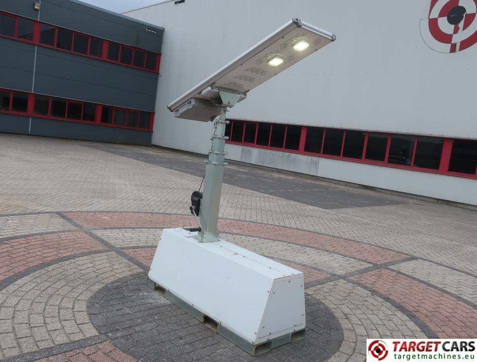 Trime X-Polar Solar Panel 50W Led Tower Light - برج إنارة: صورة 4 Trime X-Polar Solar Panel 50W Led Tower Light - برج إنارة: صورة 4