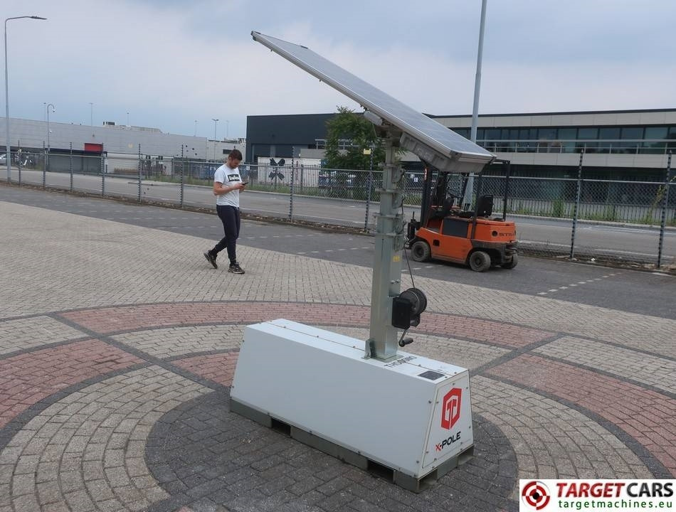 Trime X-Pole Tower Light 2x25W Led Solar Panel - برج إنارة: صورة 2 Trime X-Pole Tower Light 2x25W Led Solar Panel - برج إنارة: صورة 2