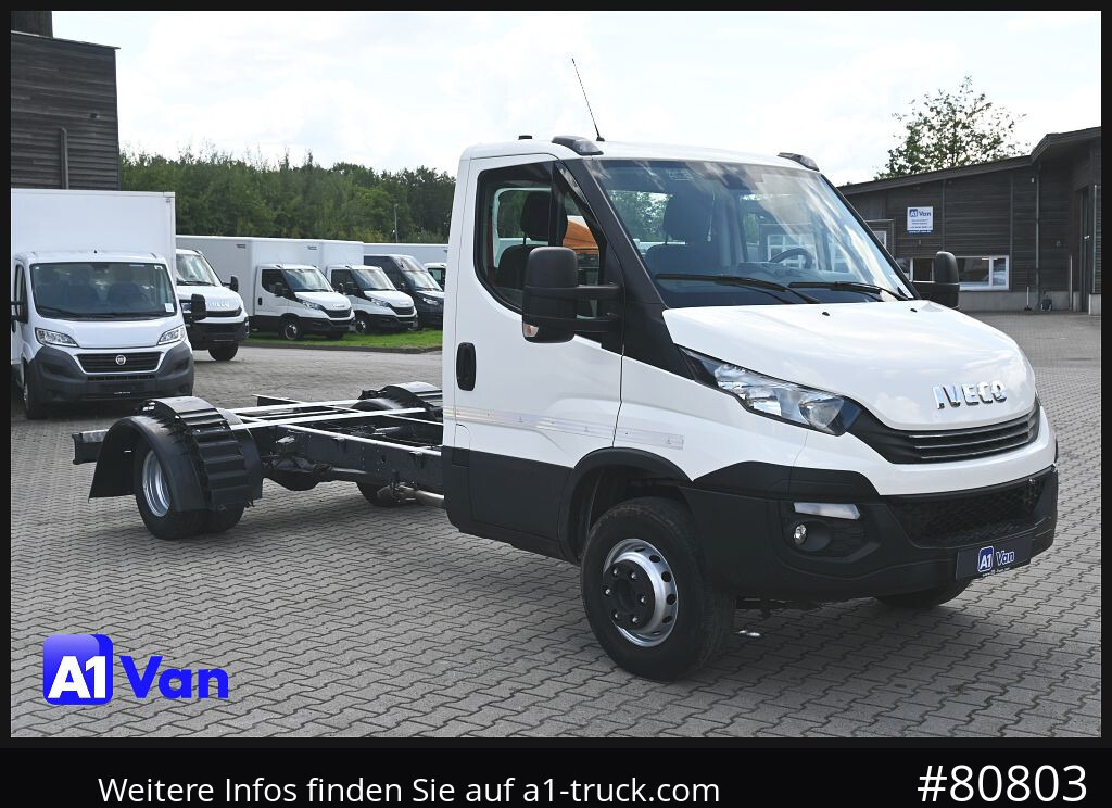 IVECO Daily 70C21 A8V/P Fahrgestell, Klima, Standheizung, - شاحنة بهيكل معدني للمقصورة: صورة 1 IVECO Daily 70C21 A8V/P Fahrgestell, Klima, Standheizung, - شاحنة بهيكل معدني للمقصورة: صورة 1