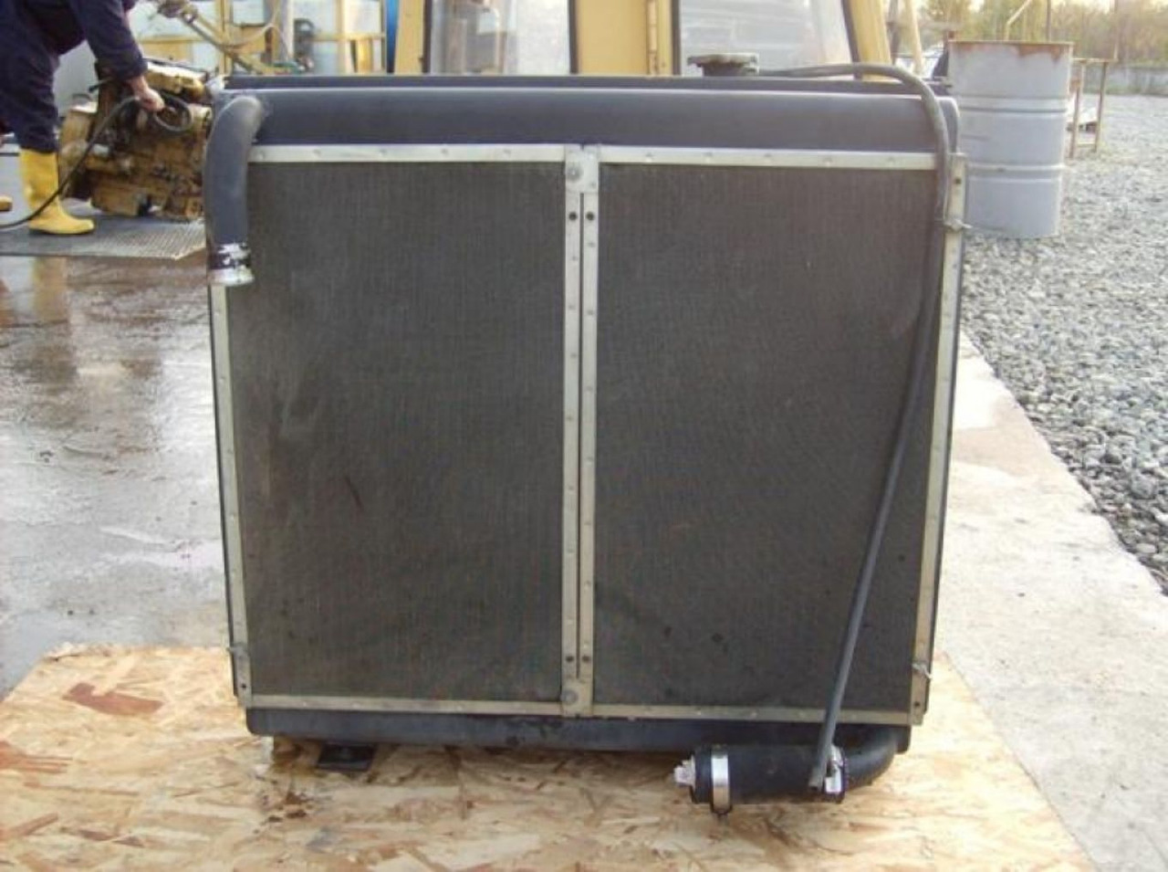 Caterpillar 317 NVA RADIATORE ACQUA - مشعاع - آلات الإنشاء: صورة 2 Caterpillar 317 NVA RADIATORE ACQUA - مشعاع - آلات الإنشاء: صورة 2