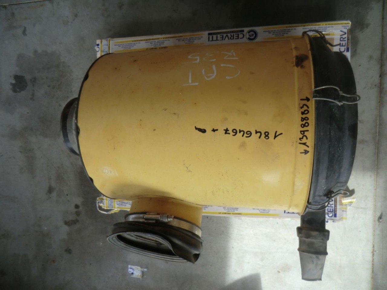 Caterpillar 735 Contenitore del filtro dell aria completo - فلتر هواء - آلات الإنشاء: صورة 4 Caterpillar 735 Contenitore del filtro dell aria completo - فلتر هواء - آلات الإنشاء: صورة 4
