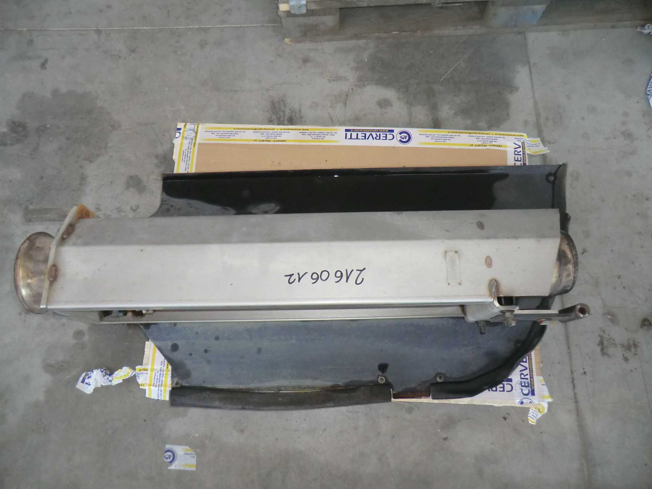 Caterpillar 735 Supporto marmitta - هيكل السيارة الخارجية - آلات الإنشاء: صورة 3 Caterpillar 735 Supporto marmitta - هيكل السيارة الخارجية - آلات الإنشاء: صورة 3