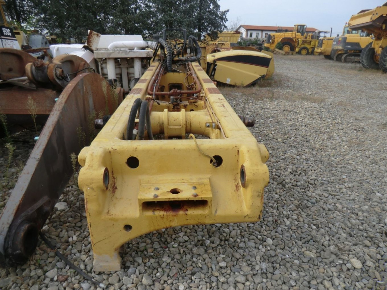 Caterpillar 735 Telaio posteriore - إطار هيكلي/ إطار معدني - آلات الإنشاء: صورة 2 Caterpillar 735 Telaio posteriore - إطار هيكلي/ إطار معدني - آلات الإنشاء: صورة 2
