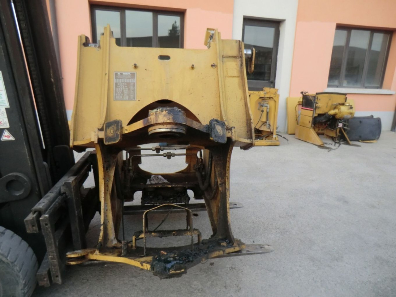 Caterpillar 928G TELAIO ANTERIORE - إطار هيكلي/ إطار معدني - آلات الإنشاء: صورة 2 Caterpillar 928G TELAIO ANTERIORE - إطار هيكلي/ إطار معدني - آلات الإنشاء: صورة 2