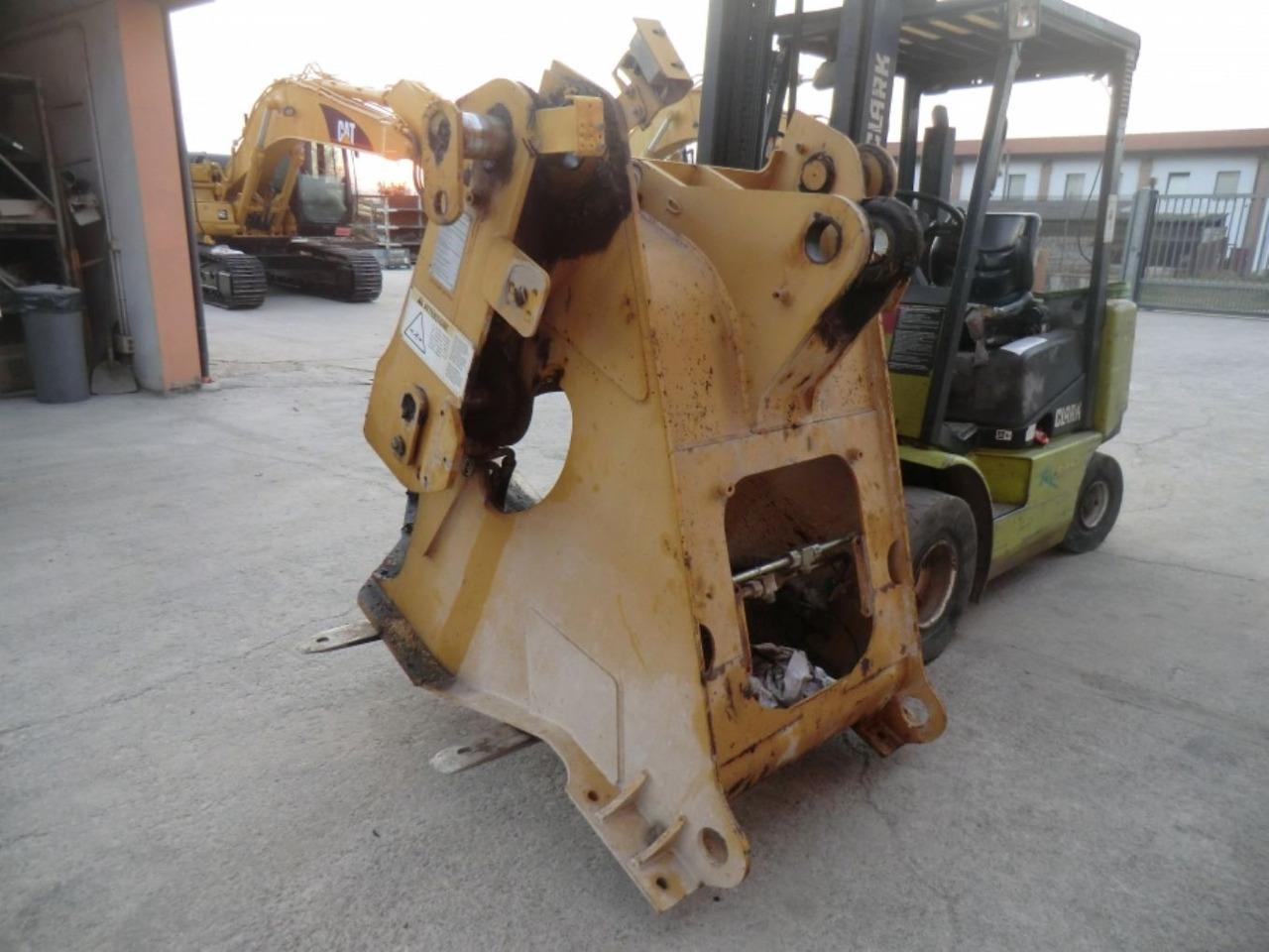 Caterpillar 928G TELAIO ANTERIORE - إطار هيكلي/ إطار معدني - آلات الإنشاء: صورة 1 Caterpillar 928G TELAIO ANTERIORE - إطار هيكلي/ إطار معدني - آلات الإنشاء: صورة 1