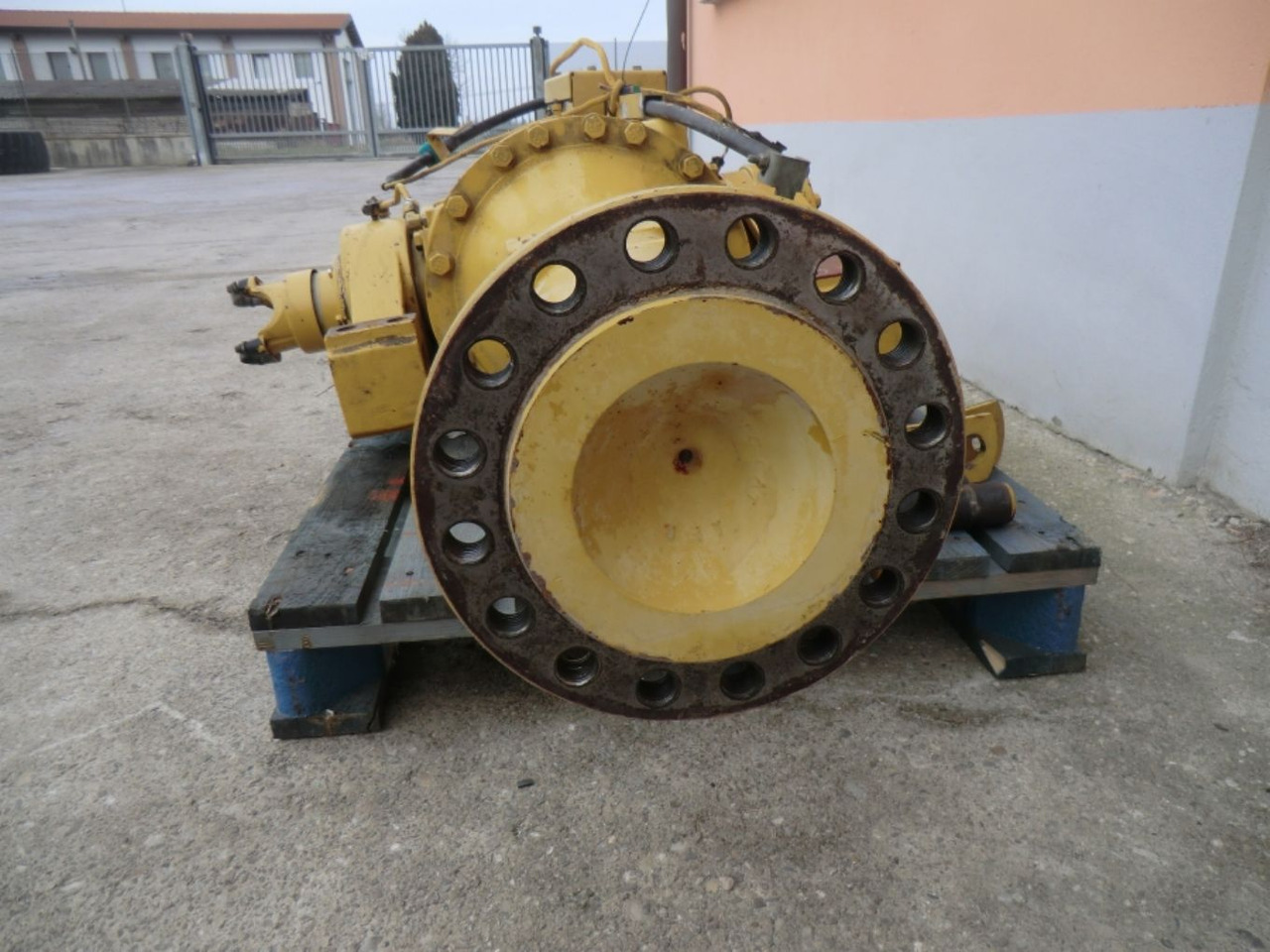 Caterpillar 928G - المحور الخلفي - آلات الإنشاء: صورة 3 Caterpillar 928G - المحور الخلفي - آلات الإنشاء: صورة 3