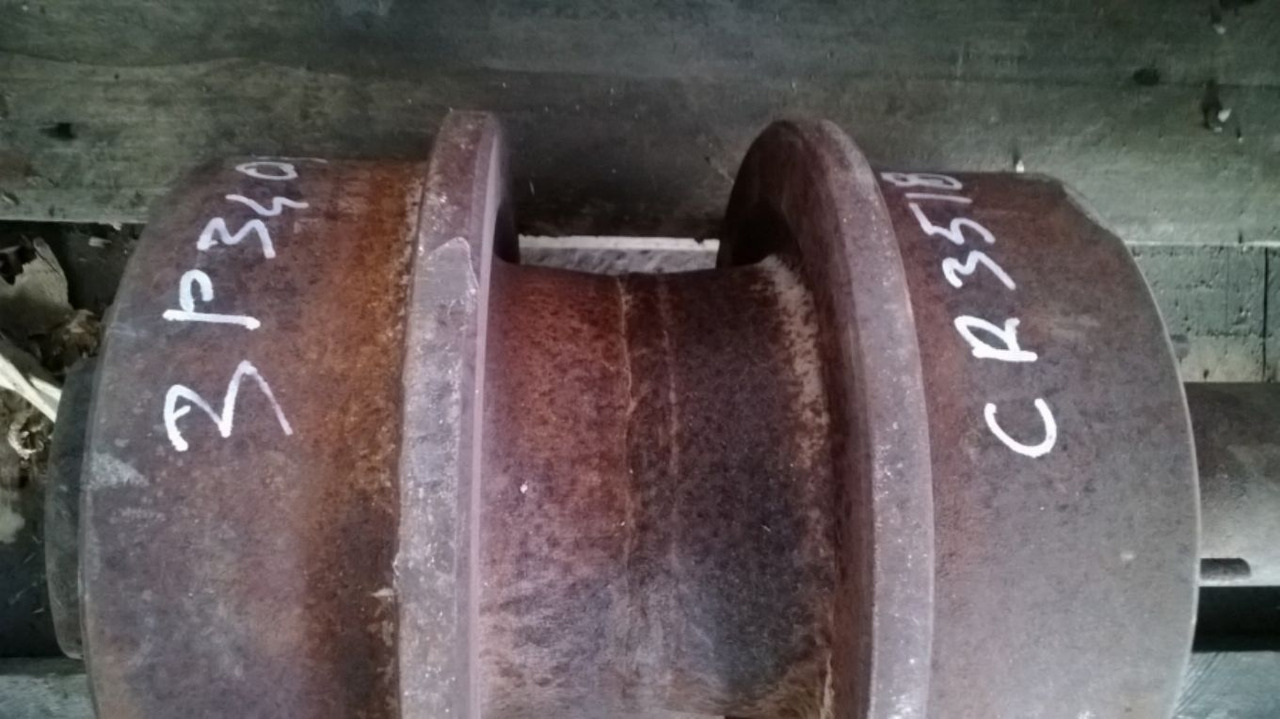 Caterpillar D9G D9H rullo superiore. - بكرة الجنزير - آلات الإنشاء: صورة 2 Caterpillar D9G D9H rullo superiore. - بكرة الجنزير - آلات الإنشاء: صورة 2