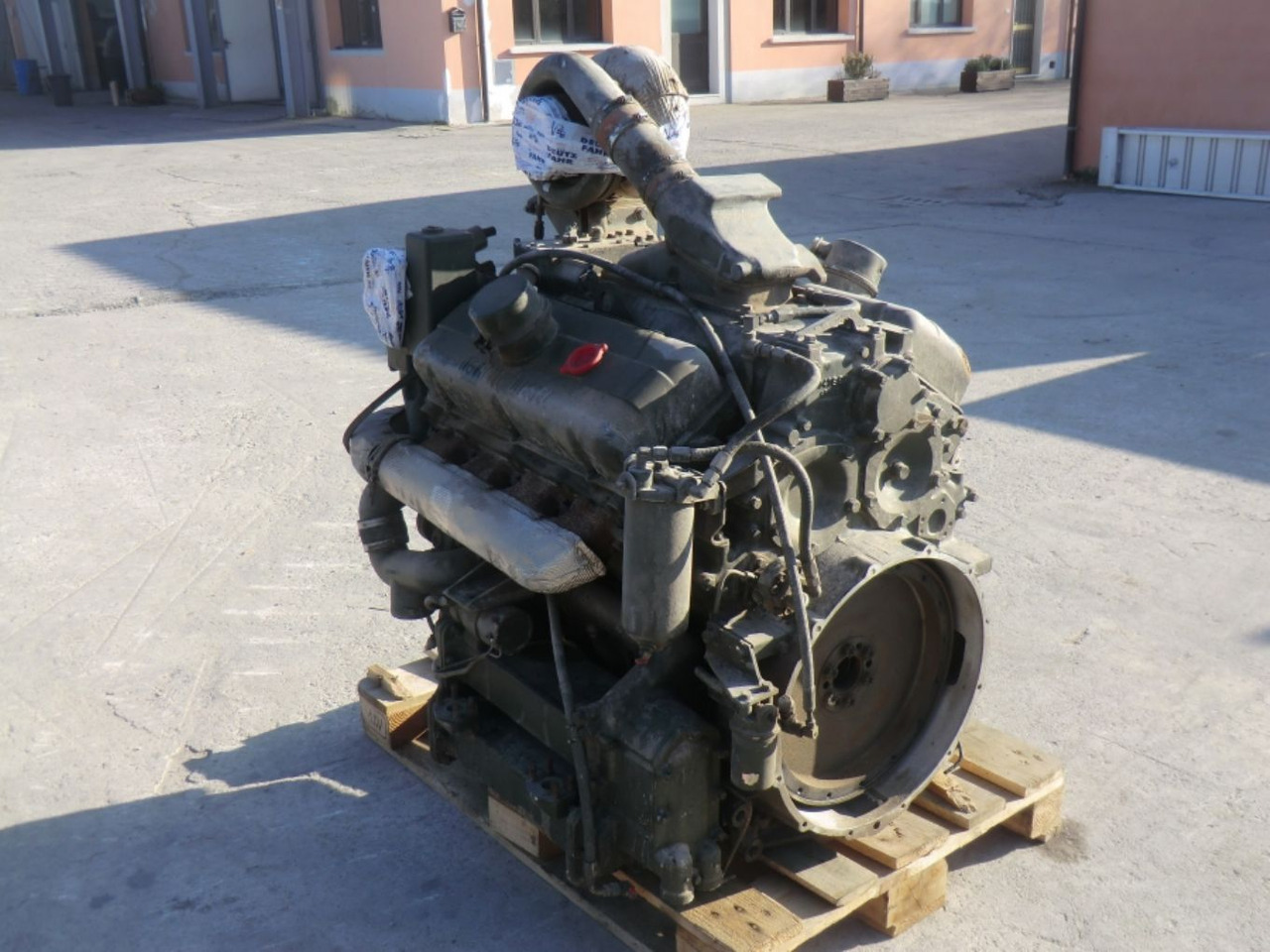DETROIT DIESEL 8V53 MOTORE MARINO USATO. TIPO D.W. - L.S. COMPLETO DI TURBO E MOTORINO DI AVVIAMENTO. - محرك - آلات الإنشاء: صورة 2 DETROIT DIESEL 8V53 MOTORE MARINO USATO. TIPO D.W. - L.S. COMPLETO DI TURBO E MOTORINO DI AVVIAMENTO. - محرك - آلات الإنشاء: صورة 2