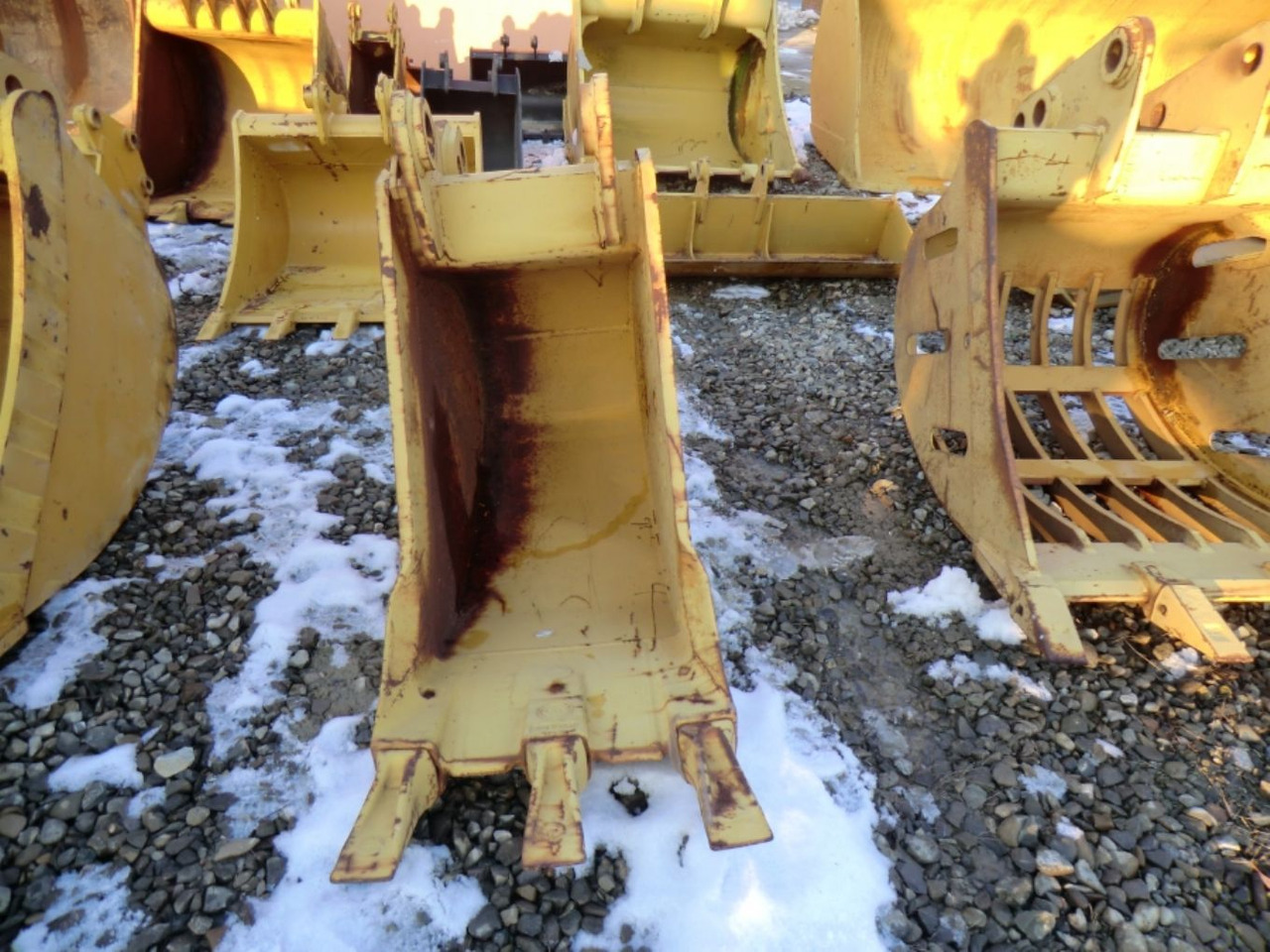 Mantovani Benne L 221 GP Benna con denti, larghezza mm 600. - بكت حفار: صورة 5 Mantovani Benne L 221 GP Benna con denti, larghezza mm 600. - بكت حفار: صورة 5