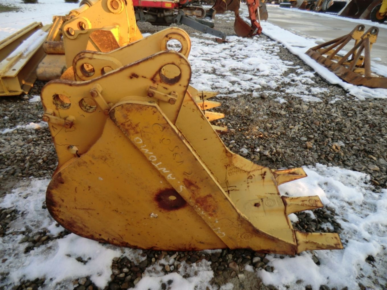 Mantovani Benne L 221 GP Benna con denti, larghezza mm 600. - بكت حفار: صورة 3 Mantovani Benne L 221 GP Benna con denti, larghezza mm 600. - بكت حفار: صورة 3