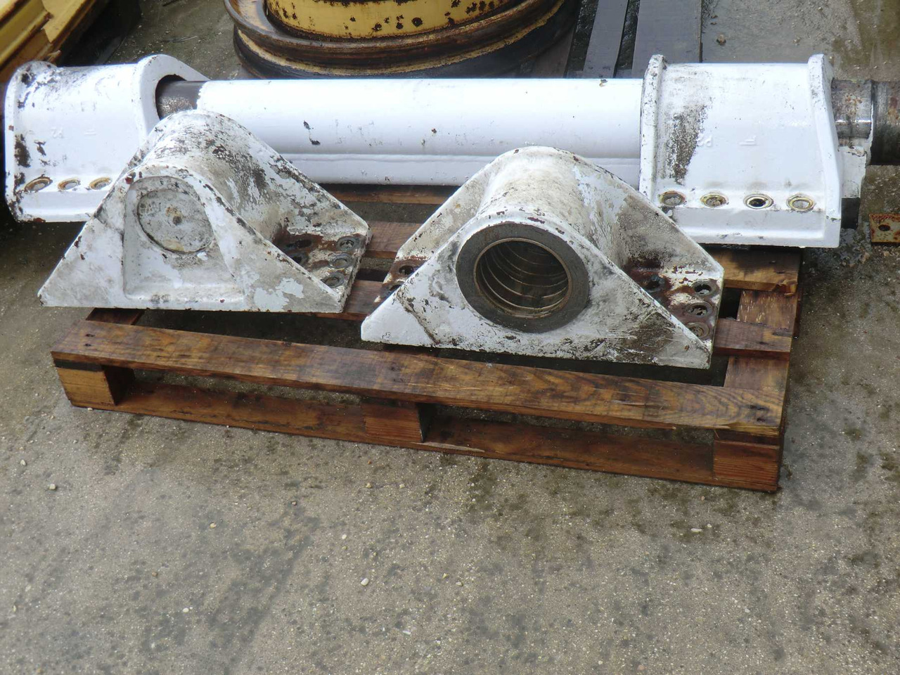 PERLINI DP655 SUPPORTI CASSONE - هيكل السيارة الخارجية - آلات الإنشاء: صورة 1 PERLINI DP655 SUPPORTI CASSONE - هيكل السيارة الخارجية - آلات الإنشاء: صورة 1